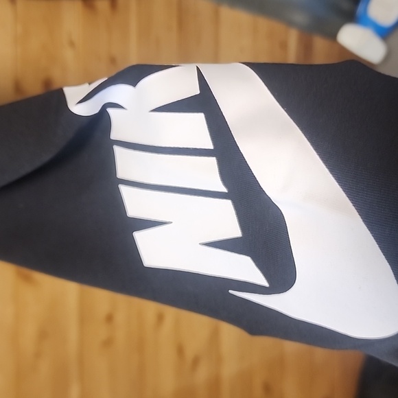 Womans Nike Tight Fit Regular length leggings Size Medium NEW - Picture 8 of 8